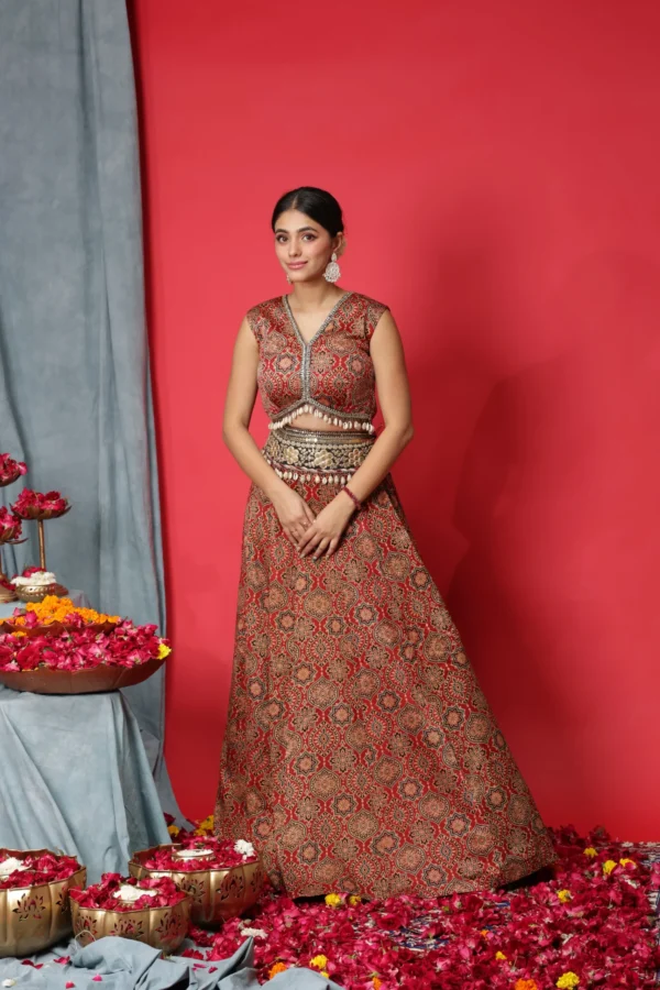 Nik Lehenga