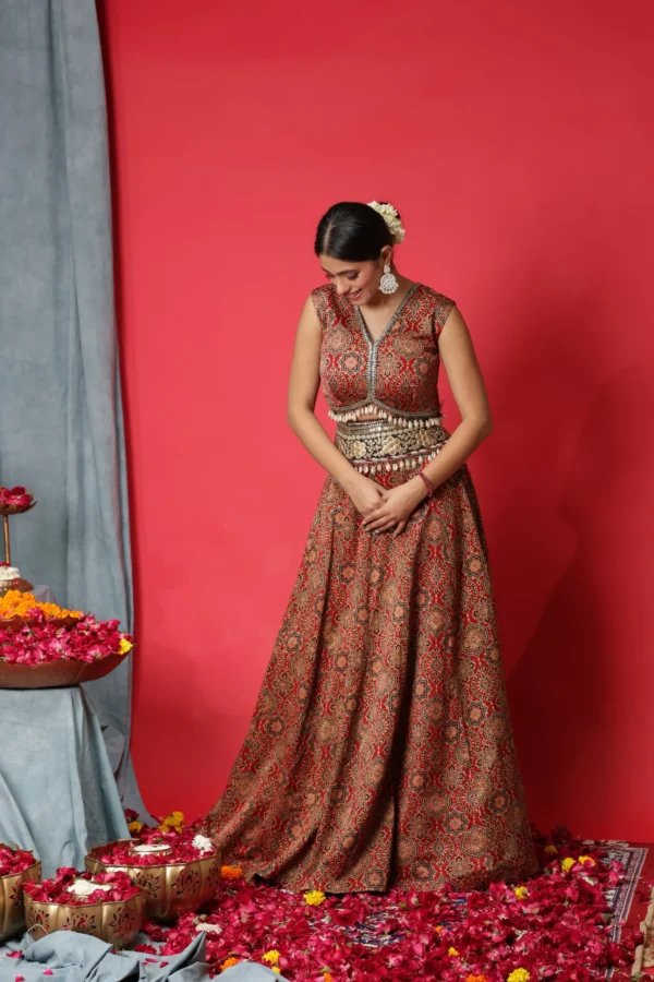 Nik Lehenga