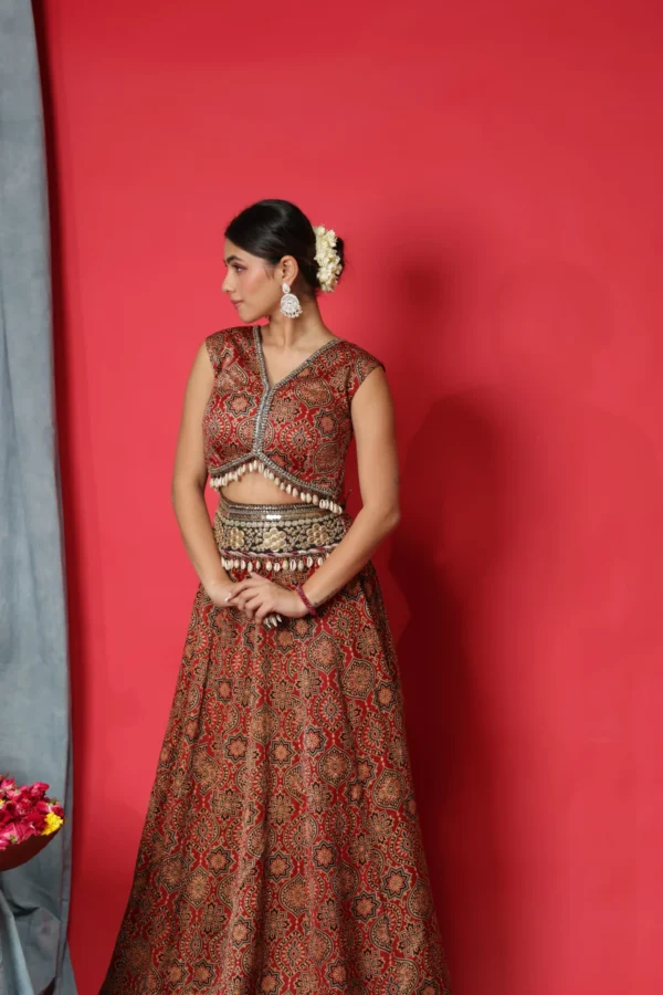 Nik Lehenga