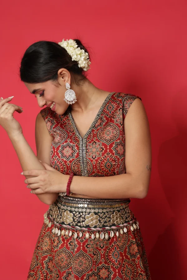 Nik Lehenga
