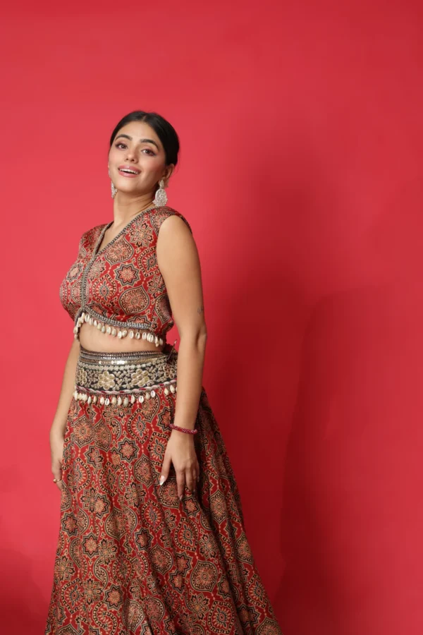 Nik Lehenga